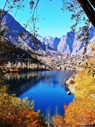 Upper Kachura Lake (2009)
