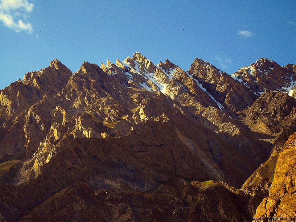 Jagged Peaks Askole (2011)
