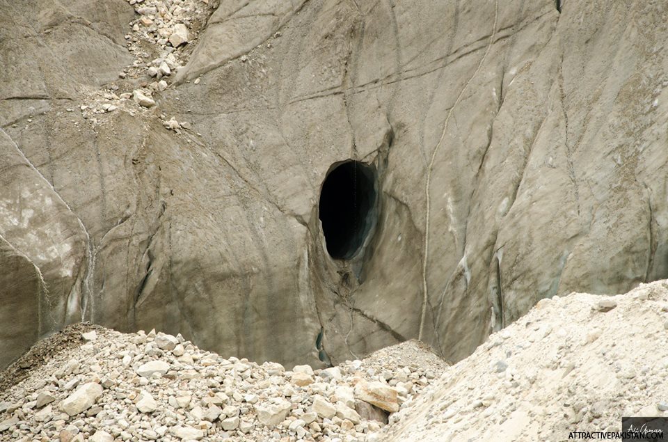 Snow Cave (Baltoro Glacier (Khaburse Campsite (2015)
