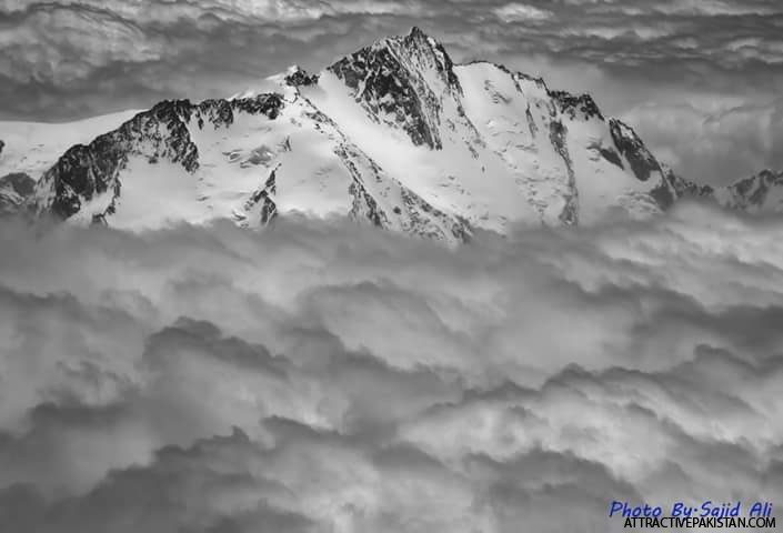 0448-Nanga_Parbat_from_Plane-2009.jpg