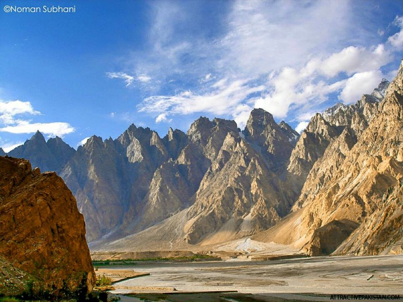 0578-Attabad_Lake_Place_before_its_formation-July_2008.jpg