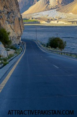 KKH near Passu (August 2015)
