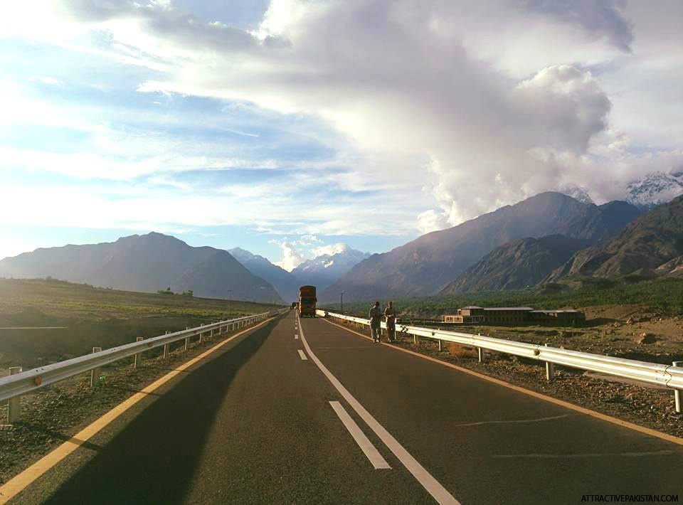 Karakoram Highway Jaglot (May 2015)
