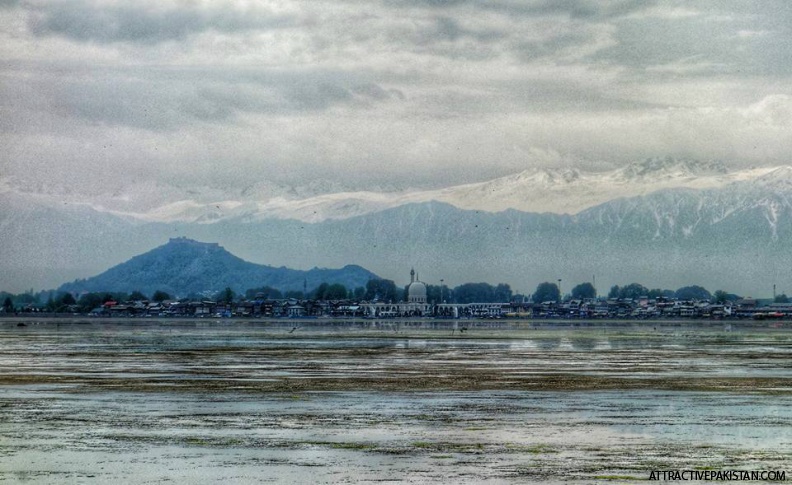 0717-Hazratbal_Shrine_Srinagar-April_2016.jpg