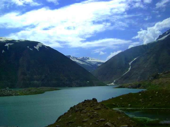 Lulusar Lake (2012)
