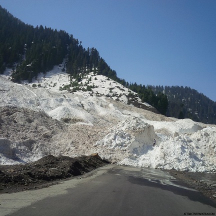 towards Naran (April 2015)
