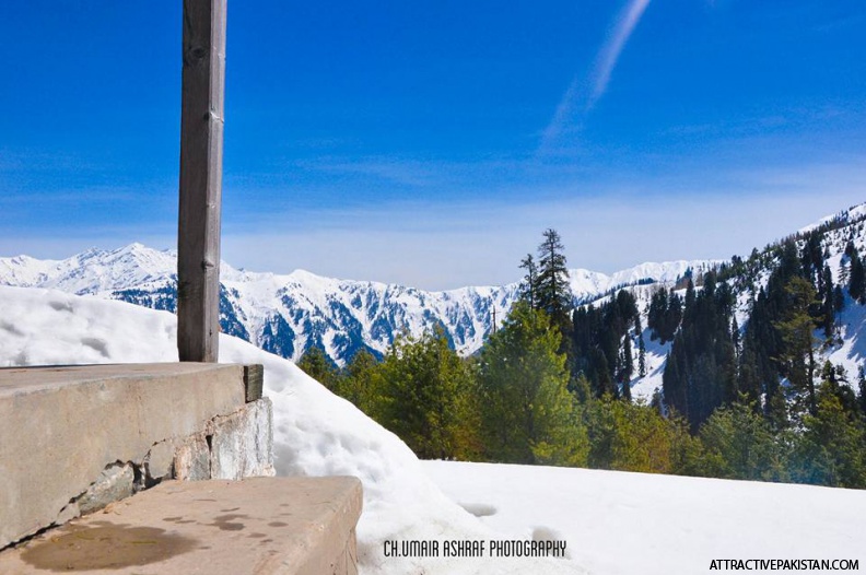 Kaghan Valley as seen from Sirri Top at 10000 ft.We hiked all the way from Shogran to reach Sirri in 4 hours... almost 70% of the track was covered with 4 5 ft of snow
0611-from_Siri-March_2016.jpg