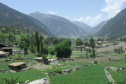 towards Kondal Lake (August 2011)
