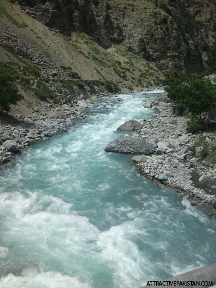 0169_Swat-towards_MohadandLake_August_2011.JPG