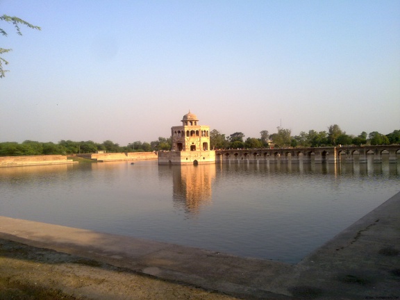 Hiran Minar (April 2011)
